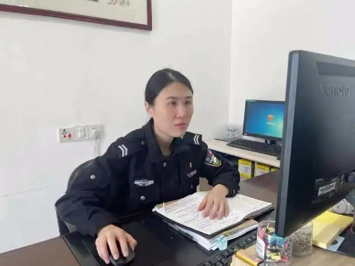 市公安局禁毒支队辅警 黄义娜.jpg