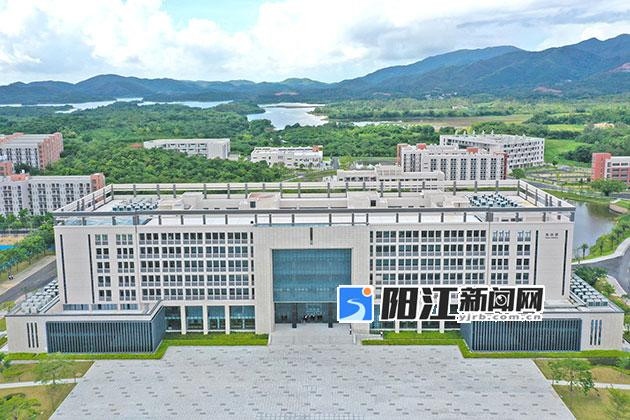 广东海洋大学阳江校区海纳楼.jpg