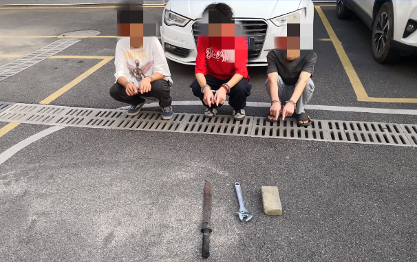砸车窗盗窃2.png 砸车窗盗窃2.png