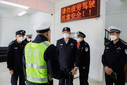 方小勇率队督导检查春运道路交通安保工作2.jpg 方小勇率队督导检查春运道路交通安保工作2.jpg