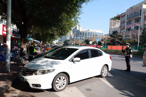 阳江公安交警联合多部门开展交通秩序整治行动1a.jpg 阳江公安交警联合多部门开展交通秩序整治行动1a.jpg
