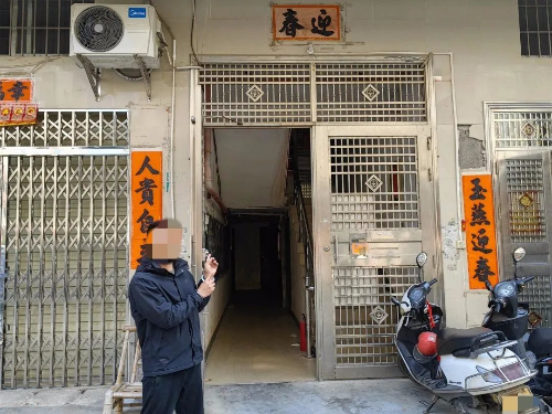 男子自制开锁工具入室盗窃13.2万元被抓.jpg