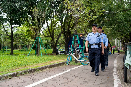 【护航“五一”假期】节日“不打烊” 守护万家平安2.jpg