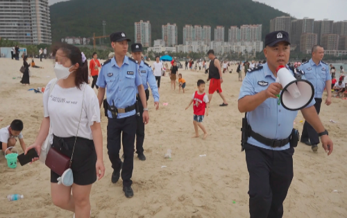 【护航“五一”假期】旅游警察 守护游客平安.png 【护航“五一”假期】旅游警察 守护游客平安.png