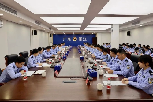 市公安局举办“警色青春不负藏蓝”主题活动暨青年民警座谈会.jpg 市公安局举办“警色青春不负藏蓝”主题活动暨青年民警座谈会.jpg