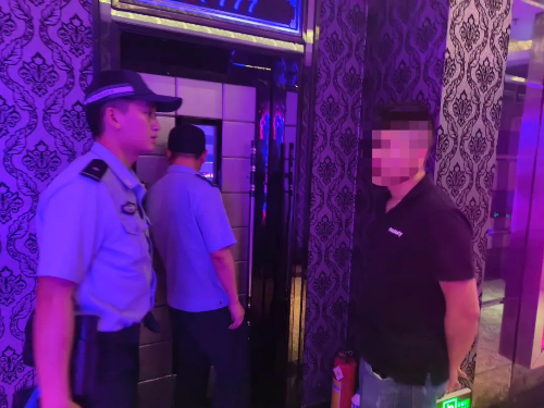 全市公安机关开展夏夜治安巡查宣防第二次集中统一行动2.jpg 全市公安机关开展夏夜治安巡查宣防第二次集中统一行动2.jpg