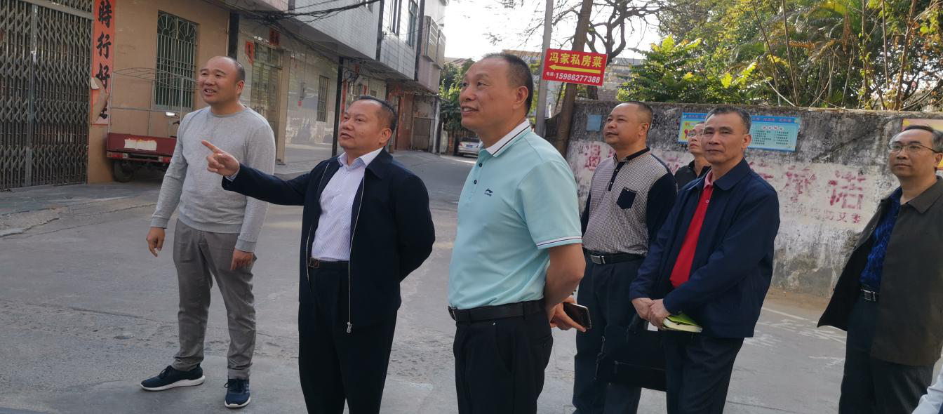 市农业农村局局长关德荣赴巩卫创文挂点那西村开展调研