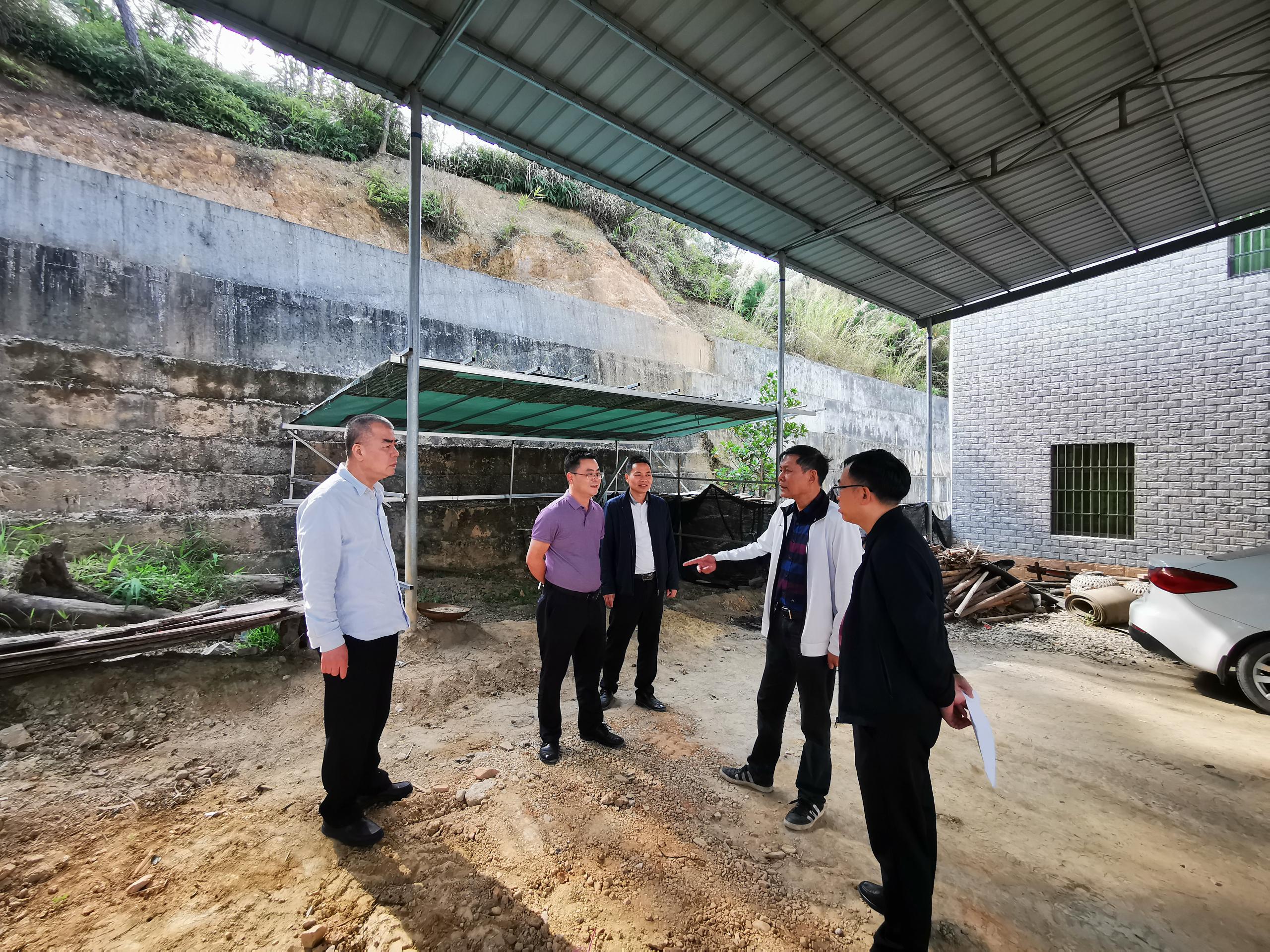 削坡建房点：阳春陂面镇六村岗村委会1.jpg